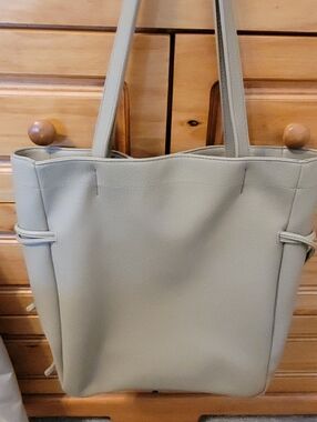 Banana Republic Tote.Classic Minimalist Tote Bag in Taupe